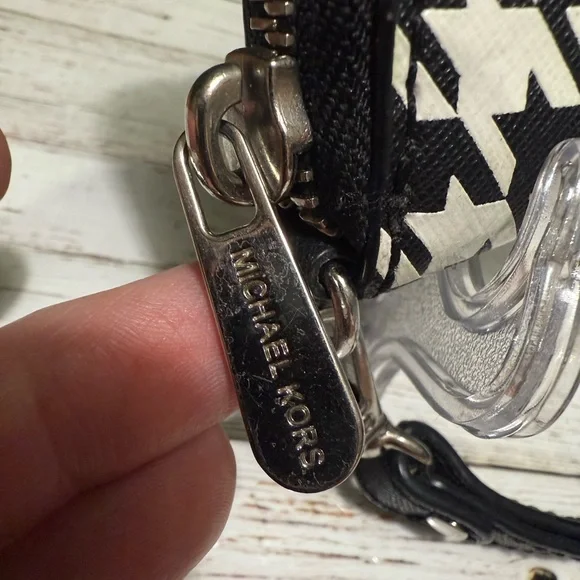 Michael Kors Houndstooth Wristlet - Picture 2 of 4